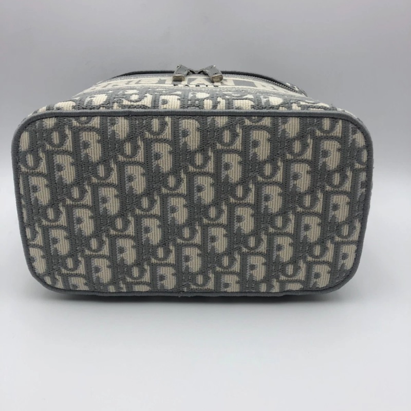DIOR/迪奧灰色刺繡化妝盒子包，成色95新，尺寸24*14*18CM，拉鍊開合，包身空間大-2