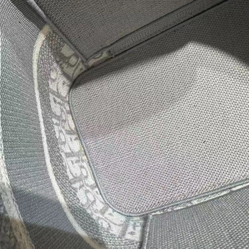 DIOR/迪奧灰色刺繡化妝盒子包，成色95新，尺寸24*14*18CM，拉鍊開合，包身空間大-11