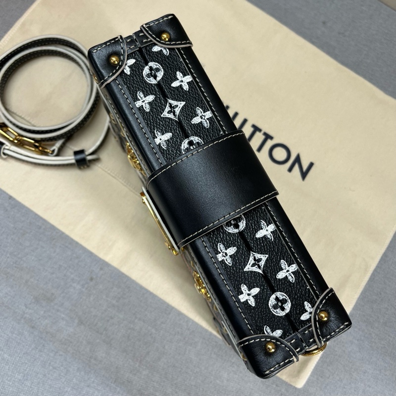 LV 黑色貓咪限量版 全皮金屬印花硬盒子petite Malle 尺寸約20*13*6cm 附件：盒子 塵袋。-6