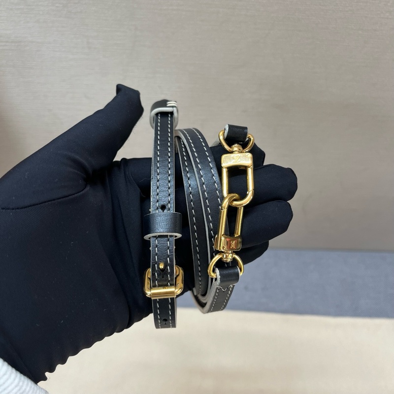 LV 黑色貓咪限量版 全皮金屬印花硬盒子petite Malle 尺寸約20*13*6cm 附件：盒子 塵袋。-8