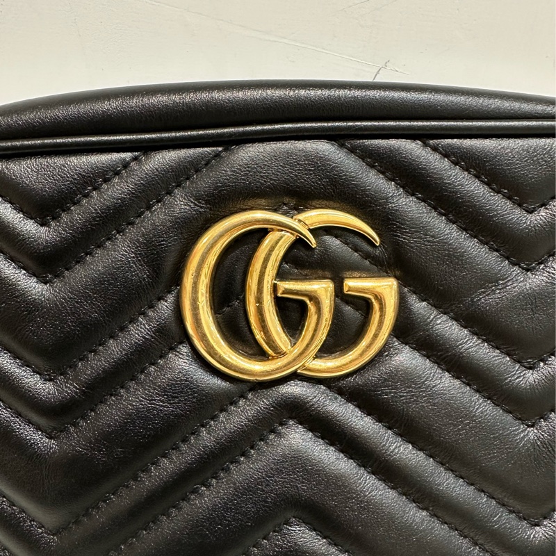 GUCCI Marmont 黑金V紋相機包-1