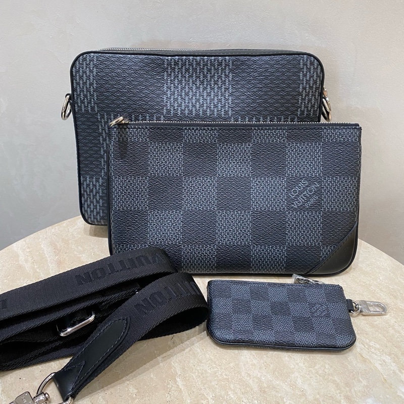 Lv 男款 trio棋盤格 三合一郵差包-8