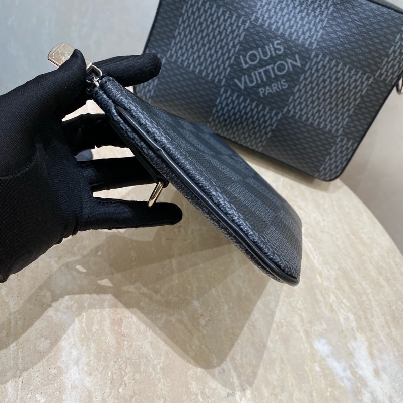 Lv 男款 trio棋盤格 三合一郵差包-18