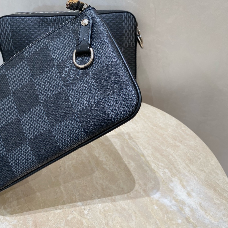 Lv 男款 trio棋盤格 三合一郵差包-20