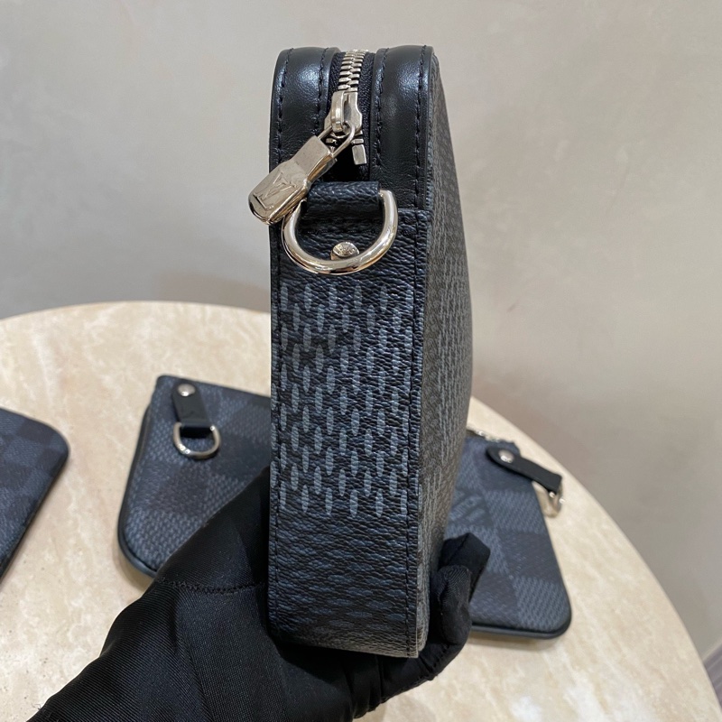 Lv 男款 trio棋盤格 三合一郵差包-28