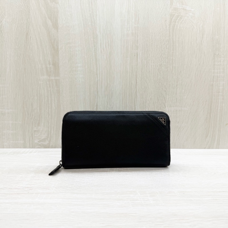 PRADA長夾黑色牛皮三角logo拉鍊-0