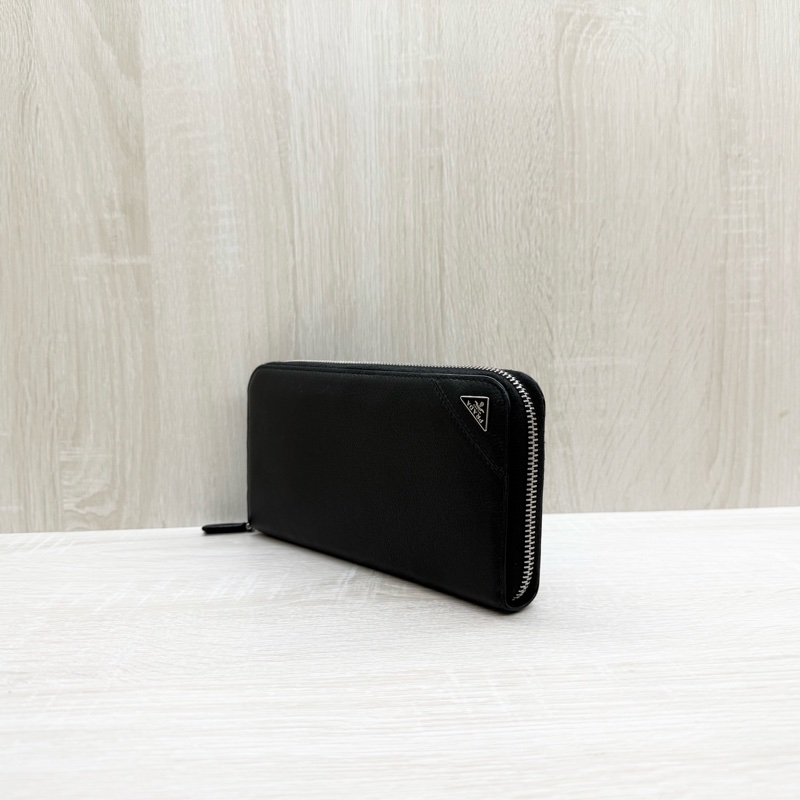 PRADA長夾黑色牛皮三角logo拉鍊-2