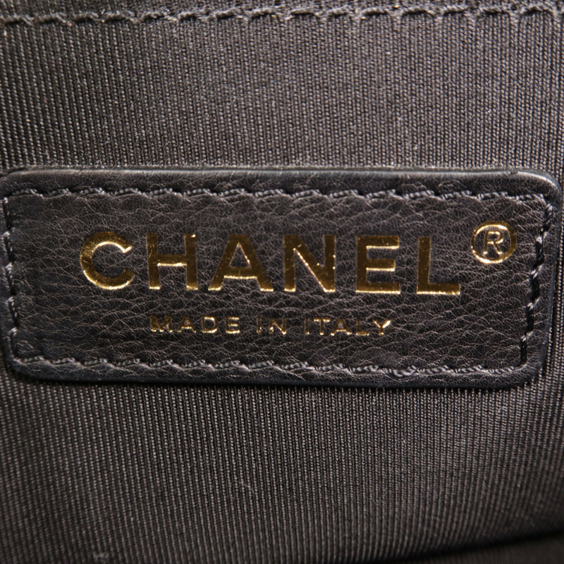 CHANEL 牛皮皮革Boy 20金扣肩背袋-5