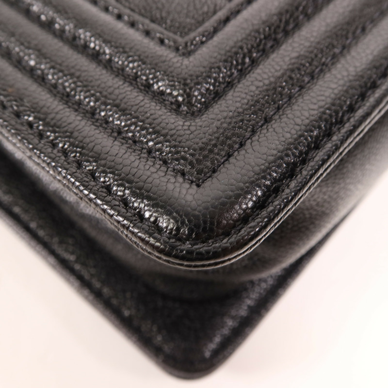 CHANEL 牛皮皮革Boy 20金扣肩背袋-13