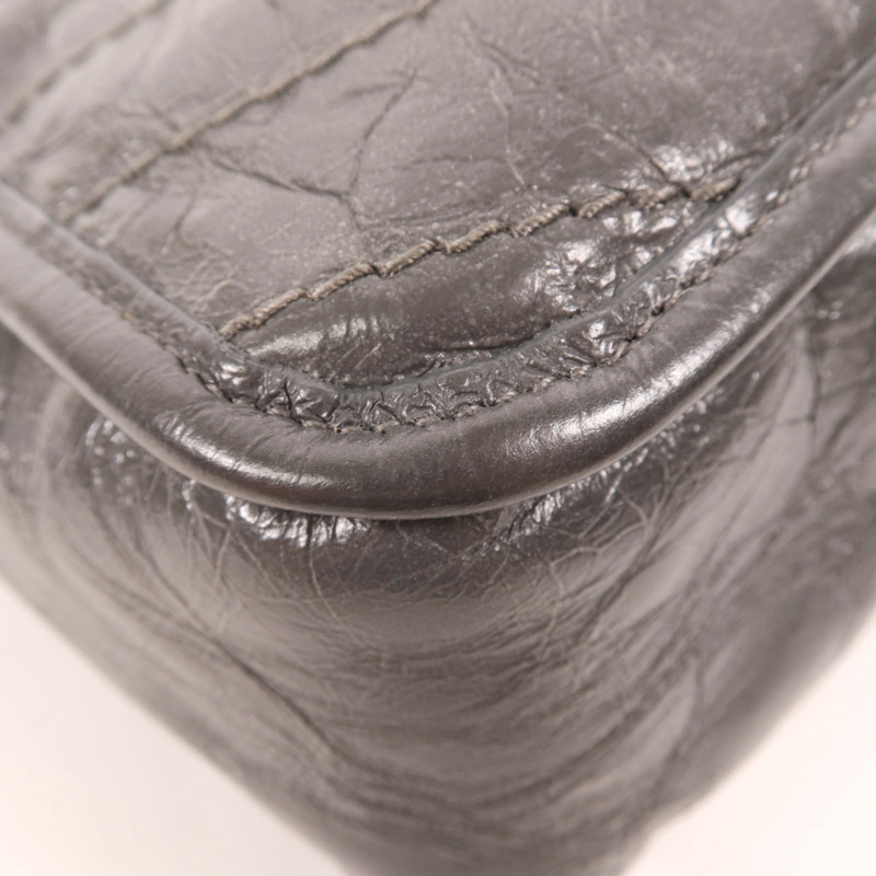 SAINT LAURENT 牛皮皮革Niki Medium銀扣肩背袋-12