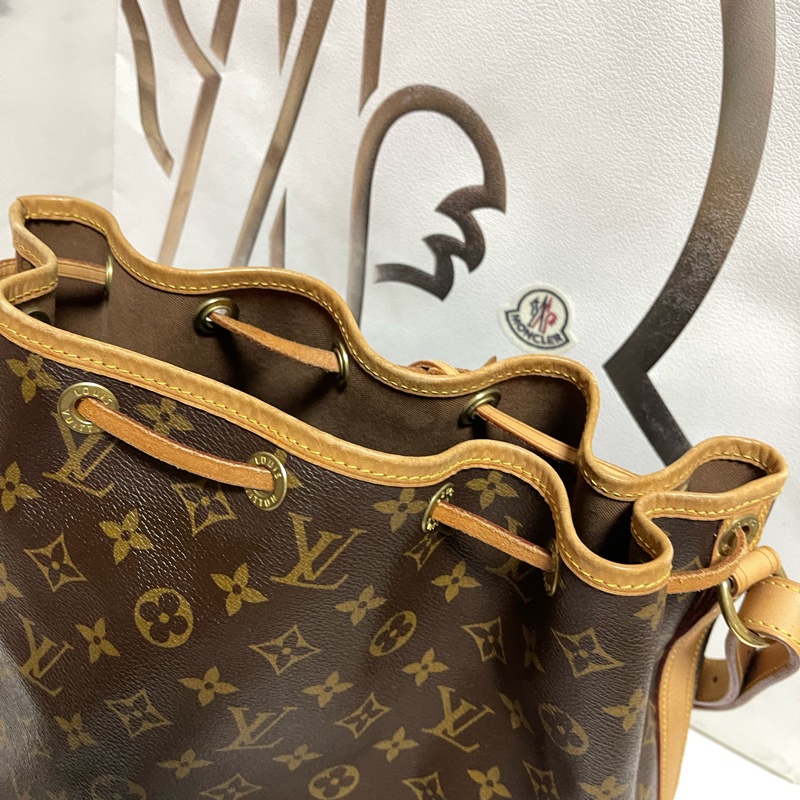 lv 中型水桶包 絕版品-17