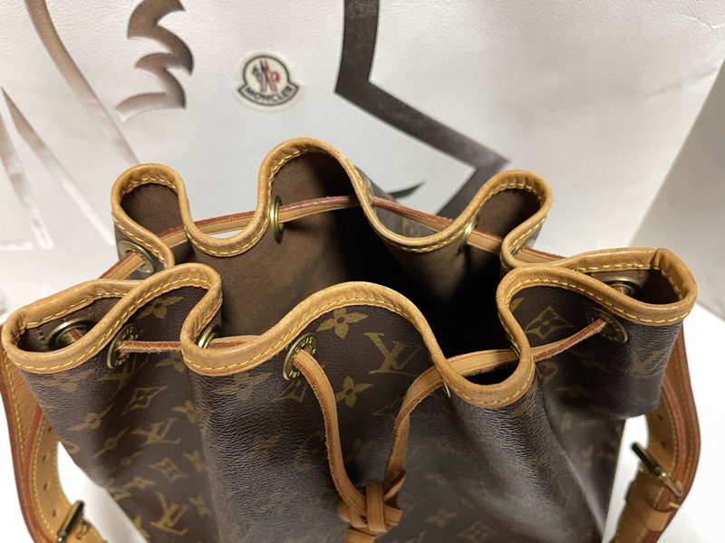 lv 中型水桶包 絕版品-23