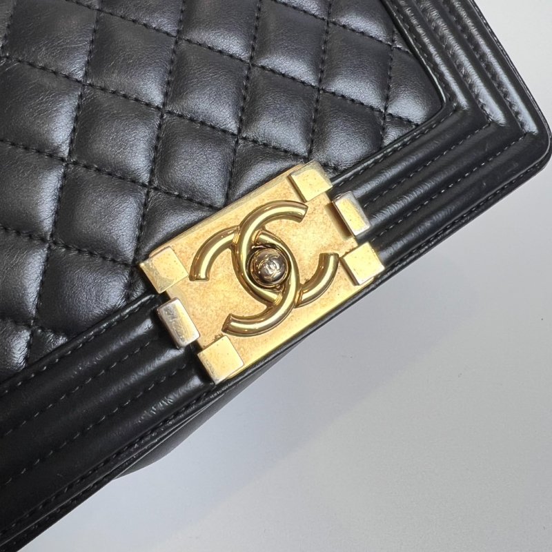 CHANEL BOY20 菱格紋鍊條包 黑金 23開-8