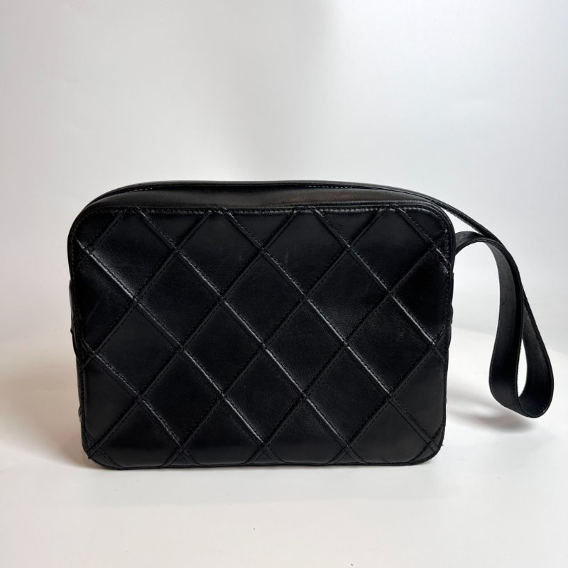 CHANEL 黑菱格相機包 6開-1