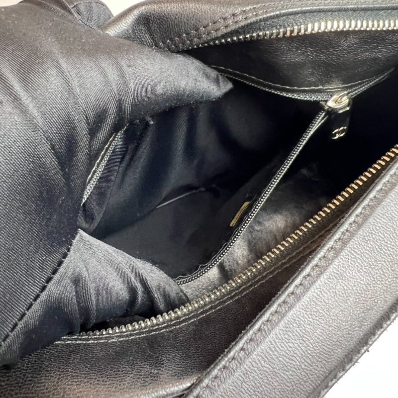 CHANEL 黑菱格相機包 6開-6