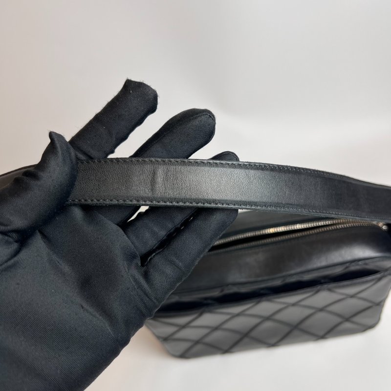 CHANEL 黑菱格相機包 6開-7