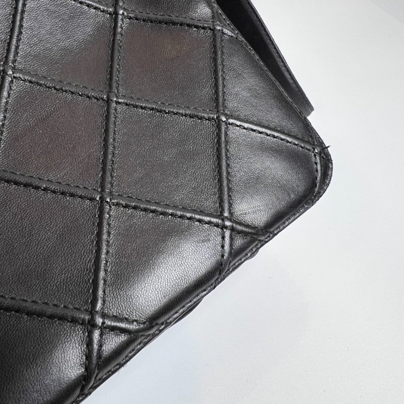 CHANEL 黑菱格相機包 6開-10