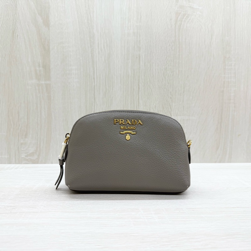 PRADA化妝包大象灰金扣牛皮化妝包-0
