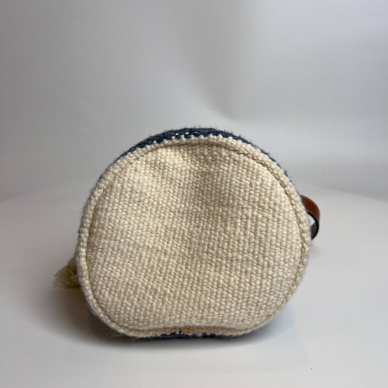 CELINE 白編織毛呢抽繩水桶包-4