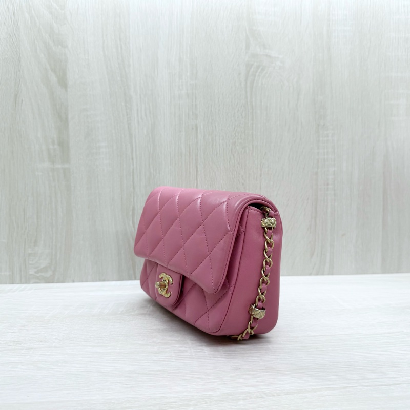 Chanel玫瑰粉羊皮金釦皮穿鍊飾邊Mini Coco AS4263-2