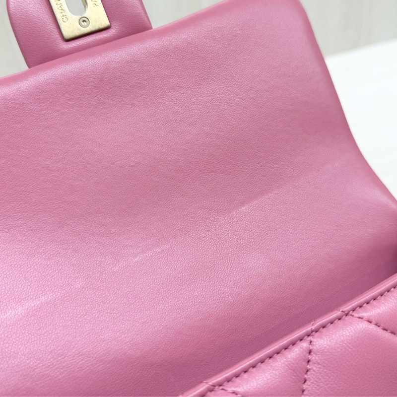 Chanel玫瑰粉羊皮金釦皮穿鍊飾邊Mini Coco AS4263-9