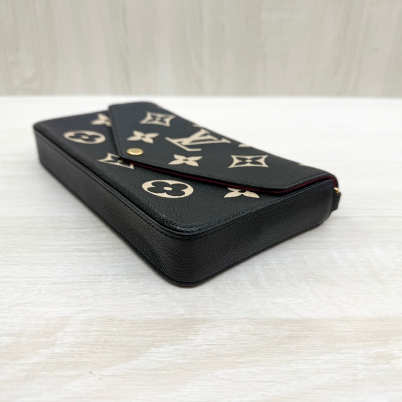 LV黑色拚米白色牛皮壓紋LOGO三合一鍊包M82479-5