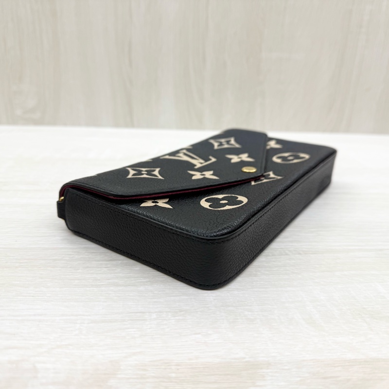 LV黑色拚米白色牛皮壓紋LOGO三合一鍊包M82479-6