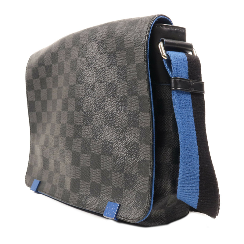 LOUIS VUITTON Damier Graphite District PM銀扣肩背袋-2