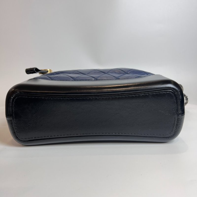 CHANEL 深藍流浪包中號25開-4