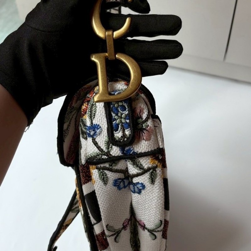 Dior 米白底繡花布單肩馬鞍包-7