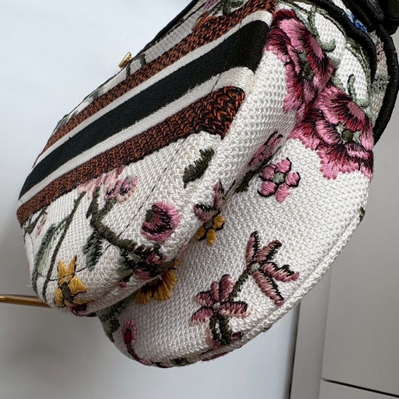 Dior 米白底繡花布單肩馬鞍包-14
