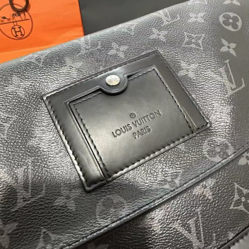 LOUIS VUITTON Monogram I Messenger PM Voyager-2
