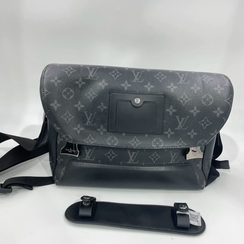 LOUIS VUITTON Monogram I Messenger PM Voyager-9