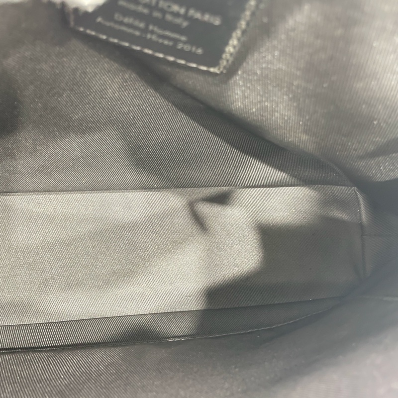 LOUIS VUITTON Monogram I Messenger PM Voyager-18