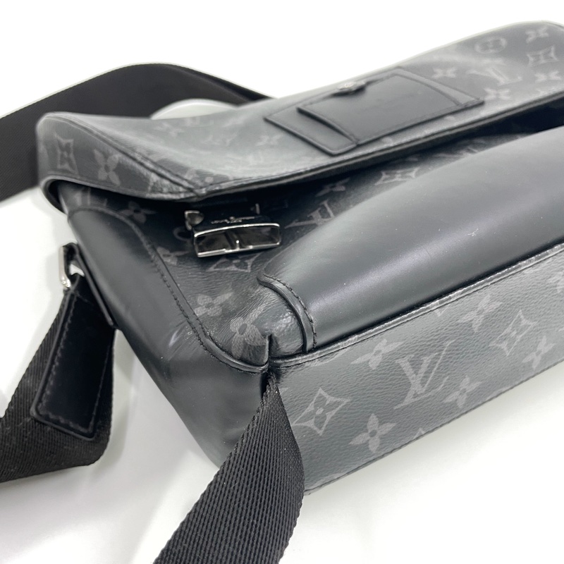 LOUIS VUITTON Monogram I Messenger PM Voyager-22