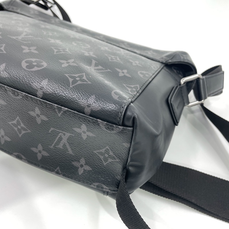 LOUIS VUITTON Monogram I Messenger PM Voyager-24