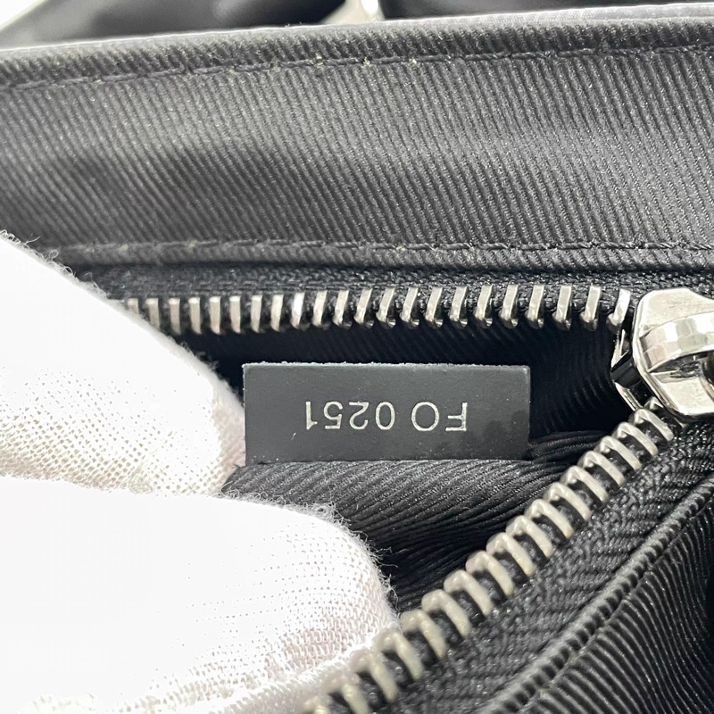 LOUIS VUITTON Monogram I Messenger PM Voyager-28