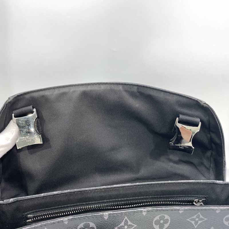 LOUIS VUITTON Monogram I Messenger PM Voyager-30