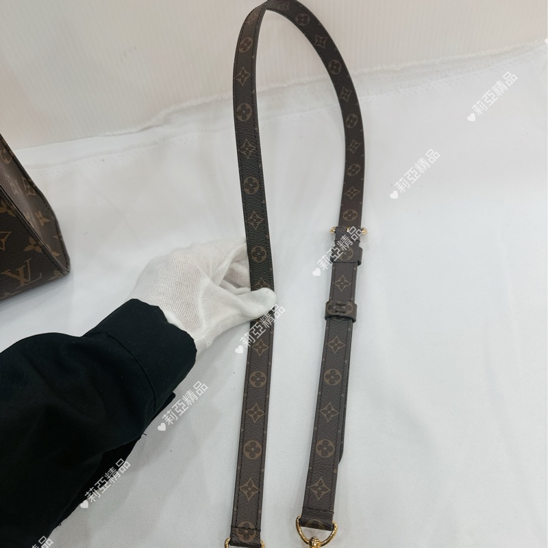 莉亞精品♡ LV 老花琴譜包 二手美包-13