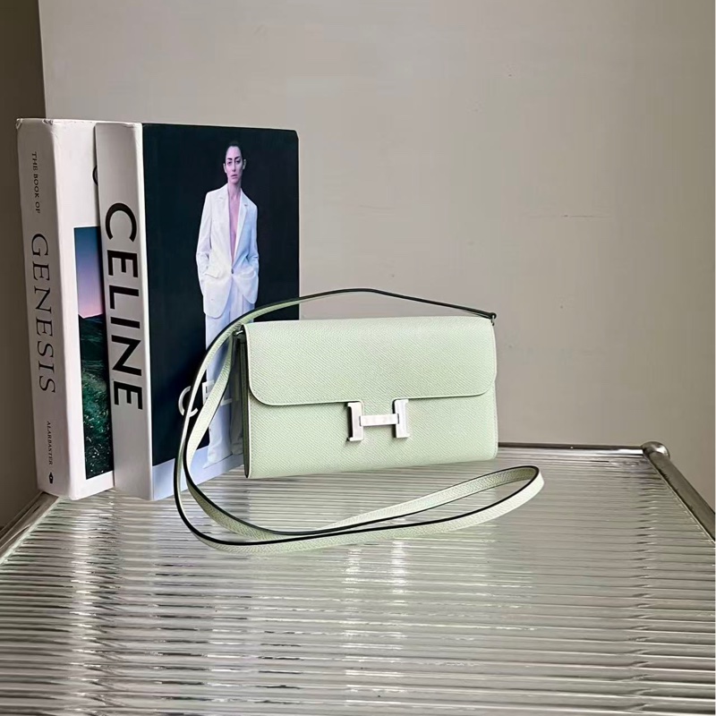 💚閒置🆕 Hermes/愛馬仕康康 constance to go 牛油果綠,銀扣 Epsom 皮 B 刻,尺寸:20.5*12cm-0