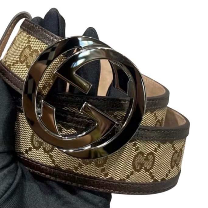 GUCCI 經典 GG 帆布雙G金屬釦皮帶 【二手精品】經典 GUCCI 老花 GG Supreme Canvas 系列,搭配標誌性雙G金屬釦,質感厚實、風格俐落百搭。 此款為早期義大利製版,GG花紋精緻細膩,男女皆可搭配。-3