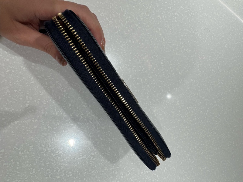 Gucci 深藍長夾 85新-16