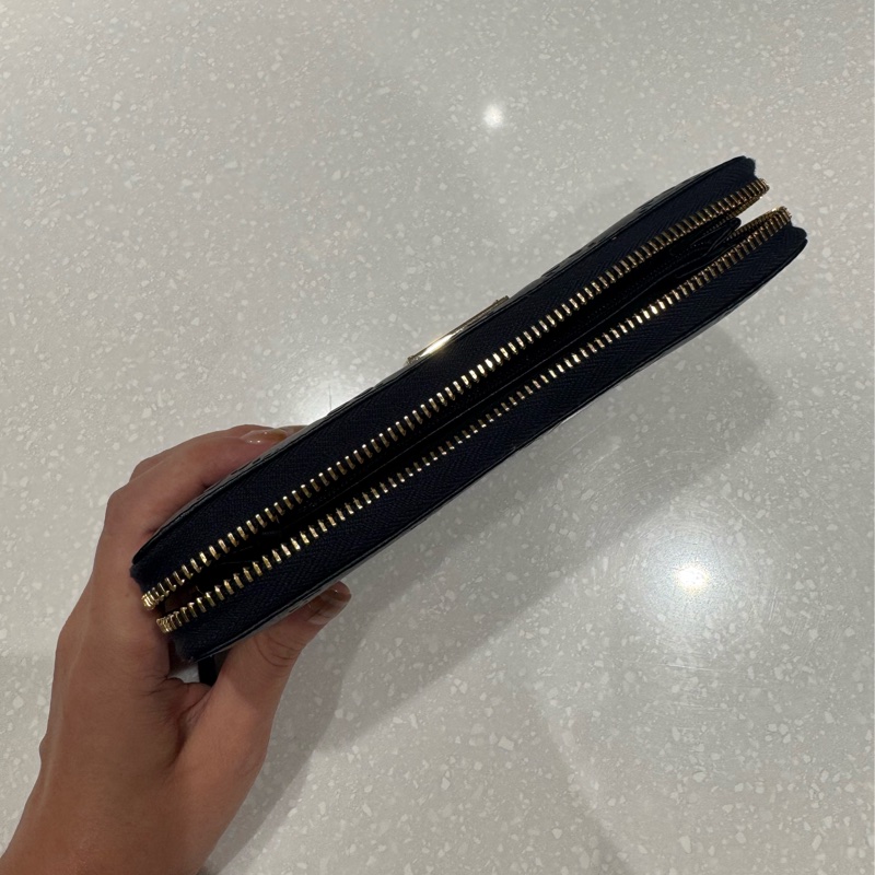 Gucci 深藍長夾 85新-17