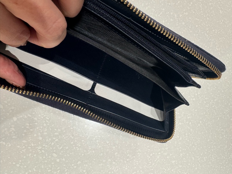 Gucci 深藍長夾 85新-19