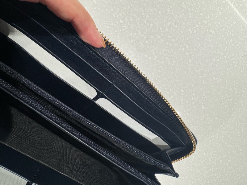 Gucci 深藍長夾 85新-20