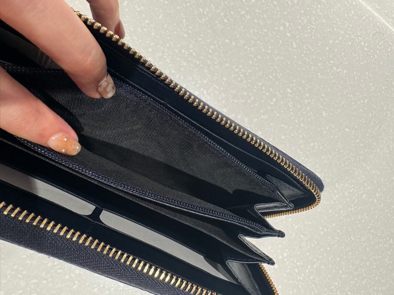 Gucci 深藍長夾 85新-23