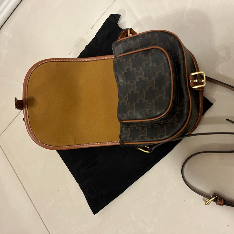 Celine MEDIUM FOLCO BAG IN TRIOMPHE CANVAS AND CALFSKIN-4