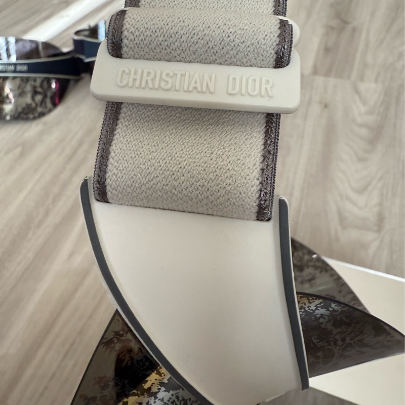 Dior Club V1U 象牙白花卉遮陽帽 全新品-5