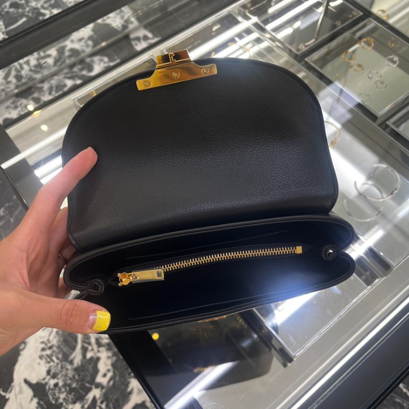 🎉新品好折扣✨Celine 118113 Teen Nino 小牛皮包 黑色-10