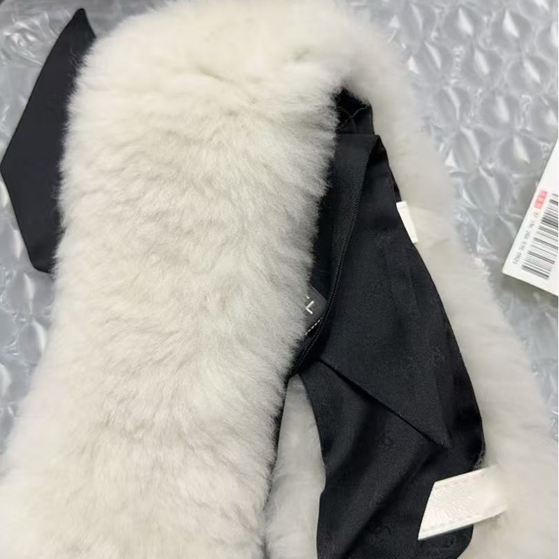 Chanel香奈兒25N滑雪系列毛毛領子圍脖-1